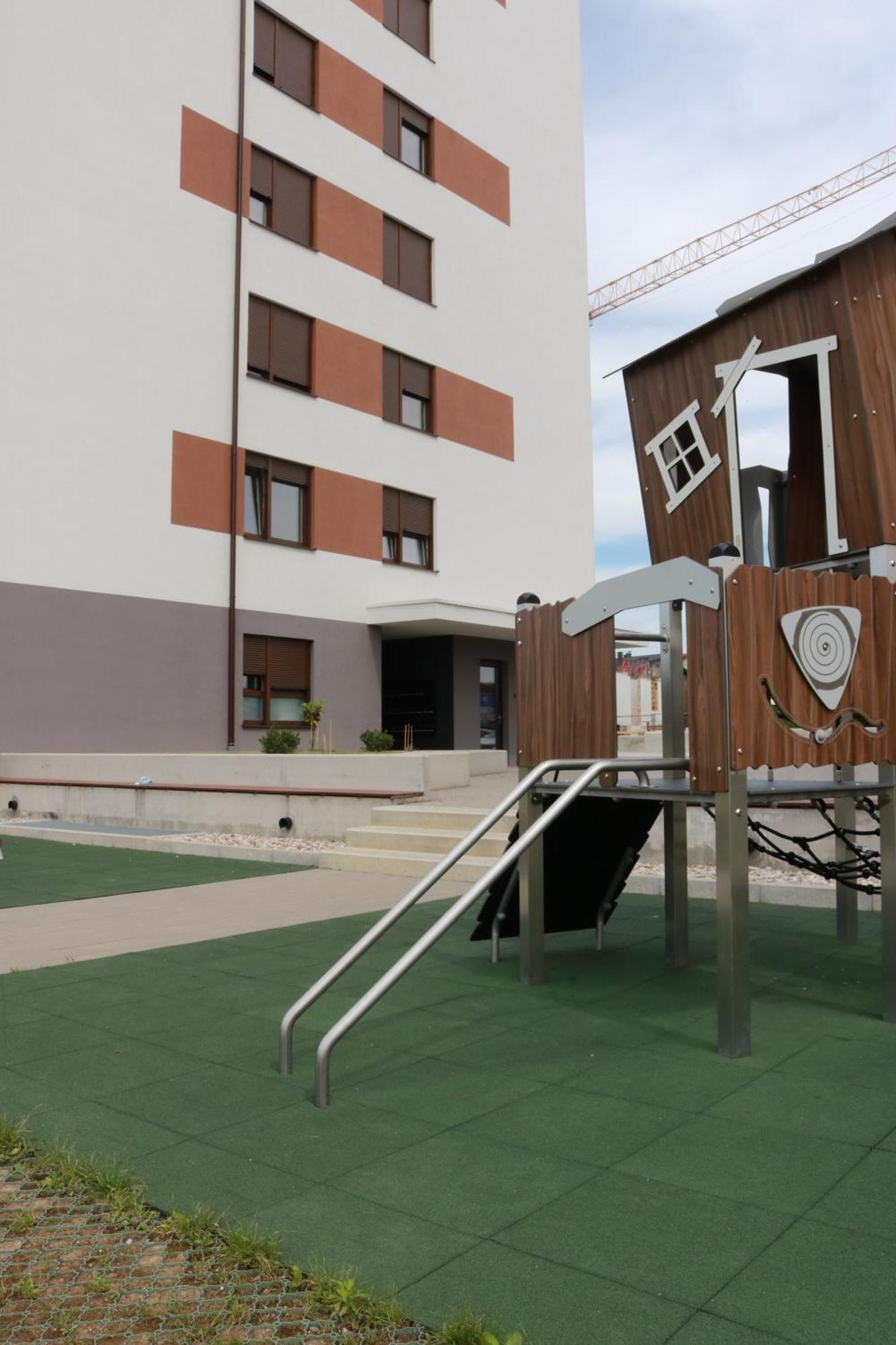 Apartment Queen Karlovac Eksteriør billede