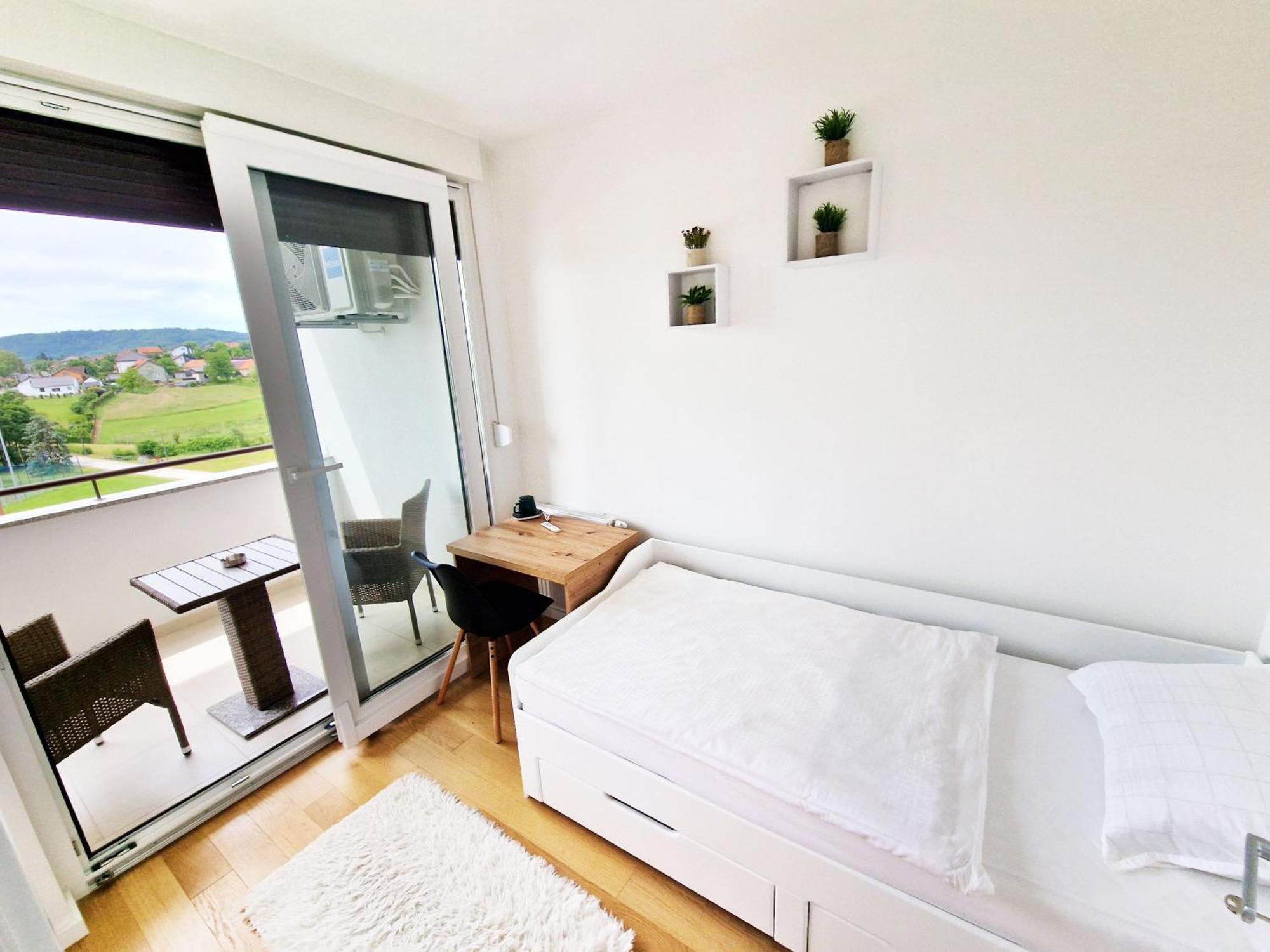 Apartment Queen Karlovac Eksteriør billede