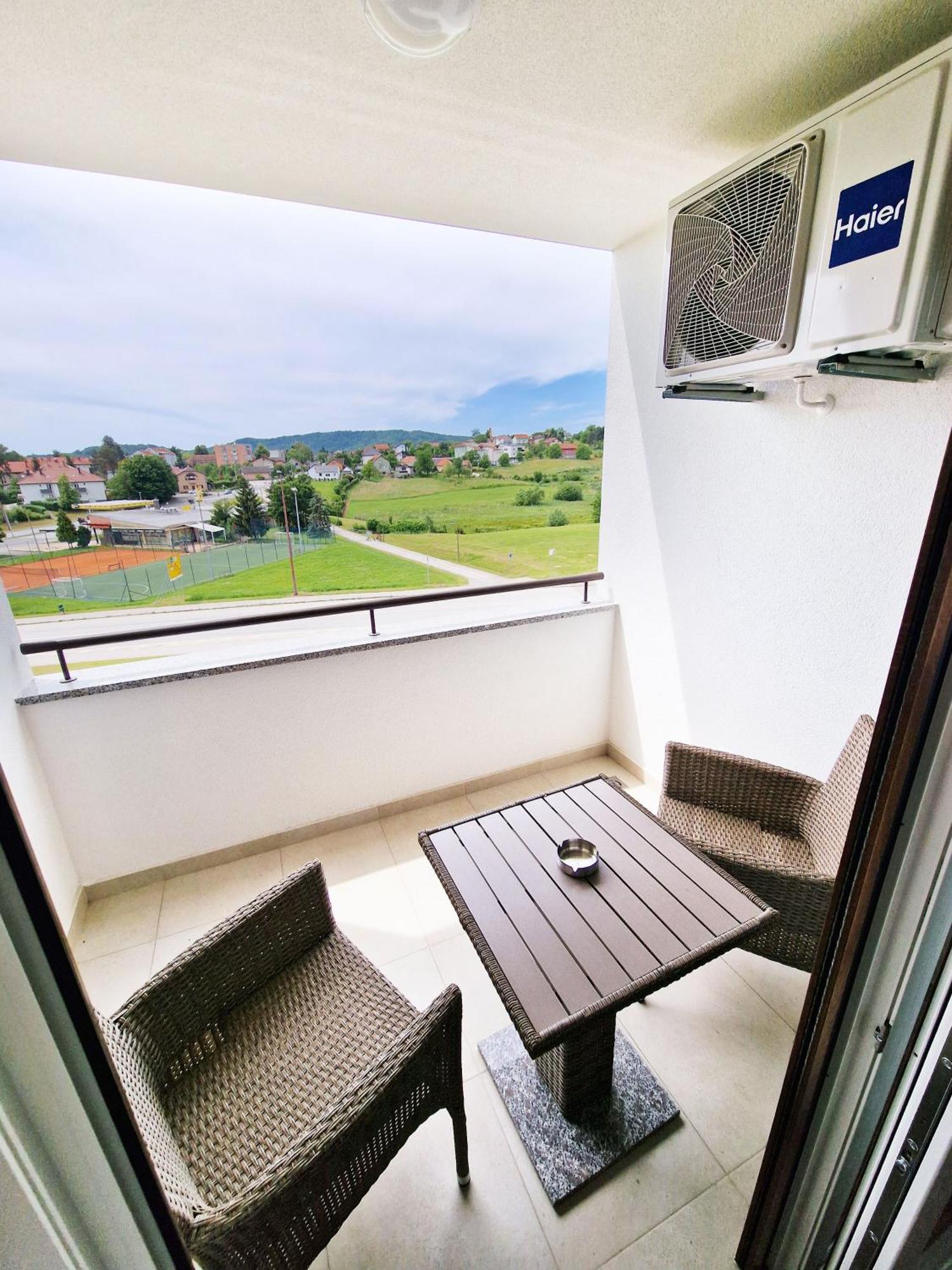 Apartment Queen Karlovac Eksteriør billede